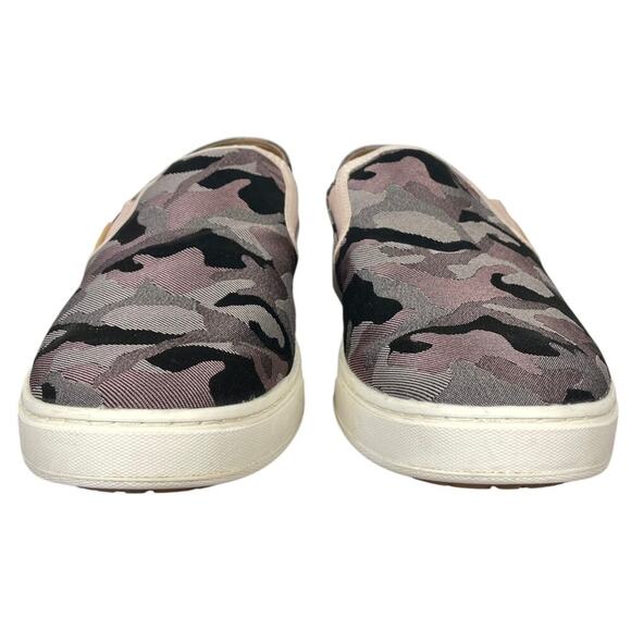 OluKai Pehuea Pa’i Sneaker Camo Women’s 10 Convertible Slip-On or Slide Casual - Picture 7 of 9
